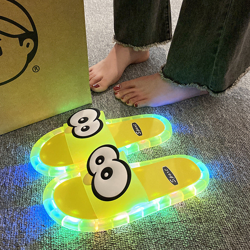 👣Søte tøfler med tegneseriefigurer som lyser