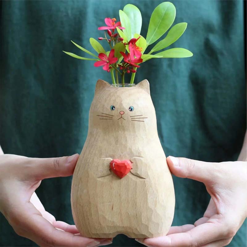 Tykk kattvase med hjerte