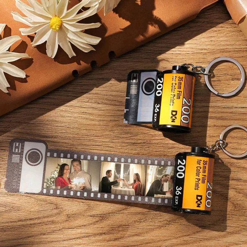 🎞️ Capture Memories in a Keychain!