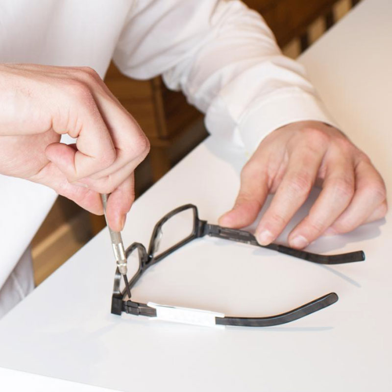 Tilbehørssett for reparasjon av brille