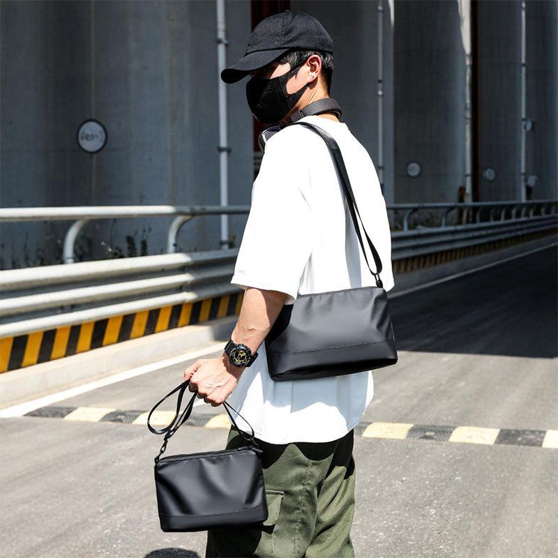 Men’s Multi-compartment Crossbody Bag