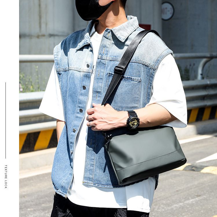 Men’s Multi-compartment Crossbody Bag